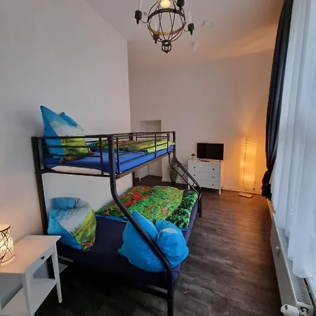 Zum Falschen Fuenfziger Apartment