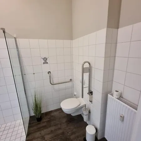 Zum Falschen Fuenfziger Apartment